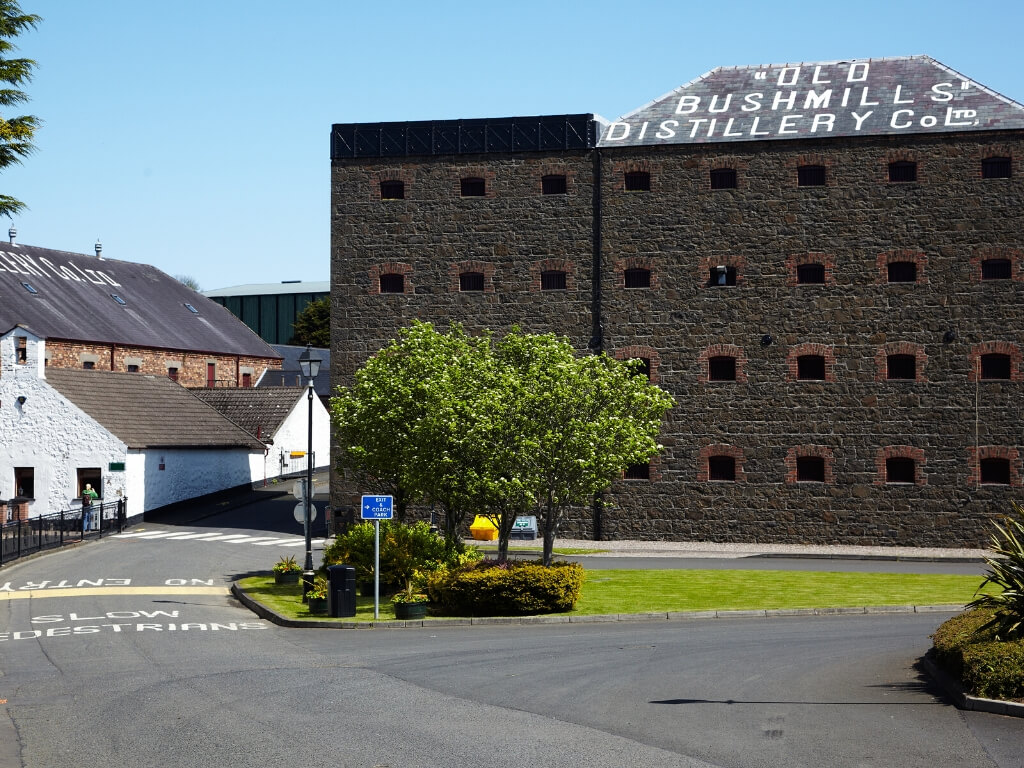 A picture of the exterior of the Old Bushmills Distillery in Antrim