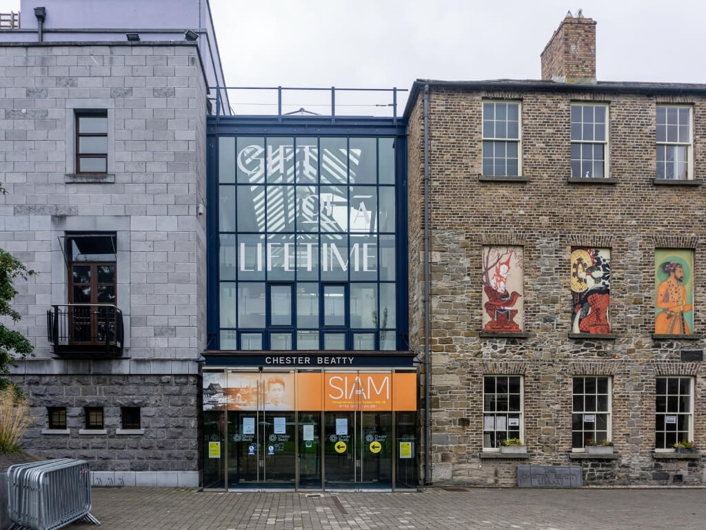 A picture of the exterior of the Chester Beatty Library in dublin Castle, one of Dublin's best free museums