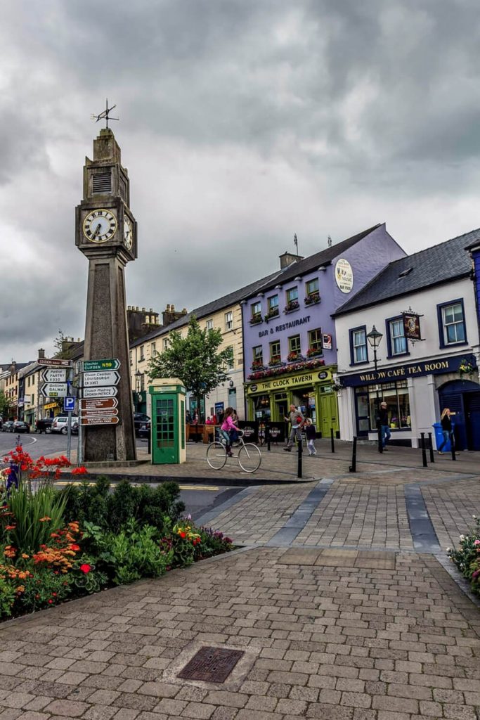 A picture of the octagon Doric column in the centre of Westport
