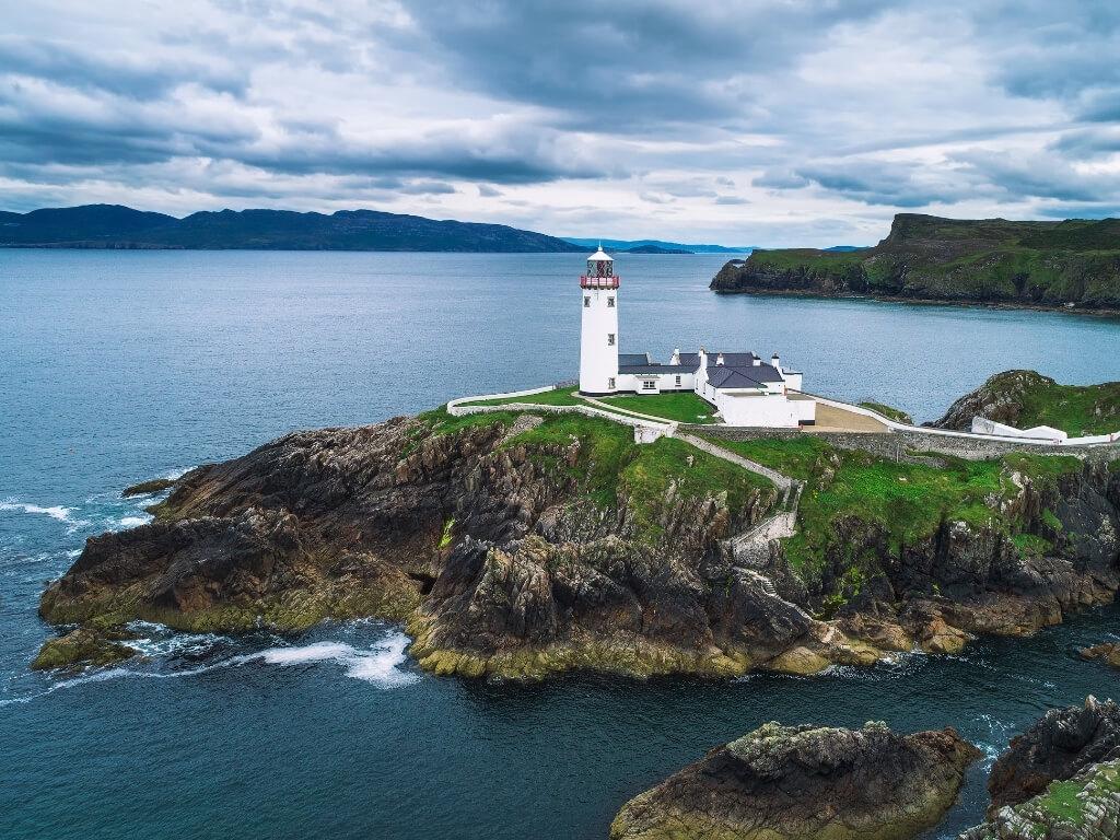 A picture of the Fanad Head Lighthouse in County Donegal, one of the best lighthouses in Ireland to visit