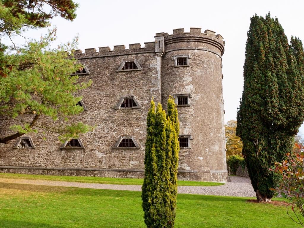 A picture of an exterior wall of the Cork City Gaol