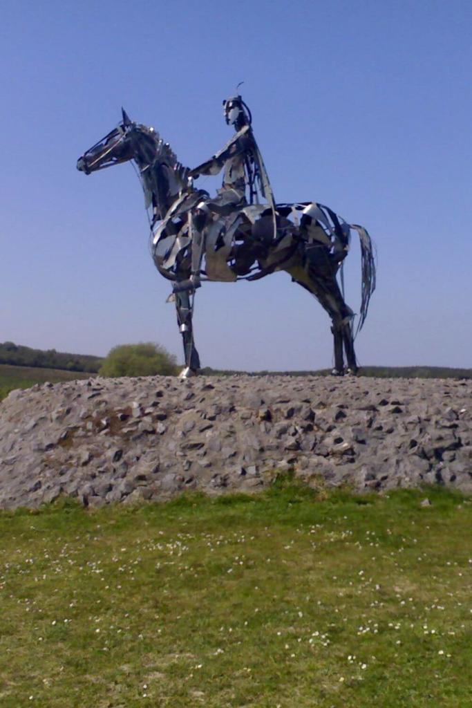 A picture of the Gaelic Chieftain Sculpture in Roscommon