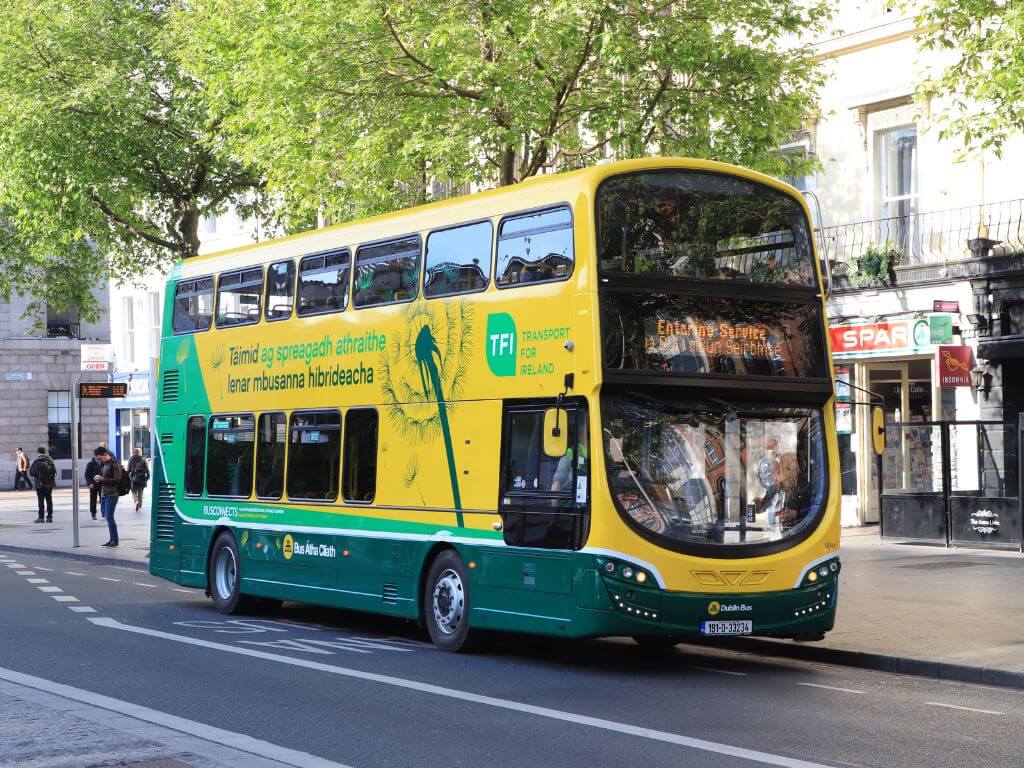 A picture of a stationary Dublin Bus on O'Connell Street