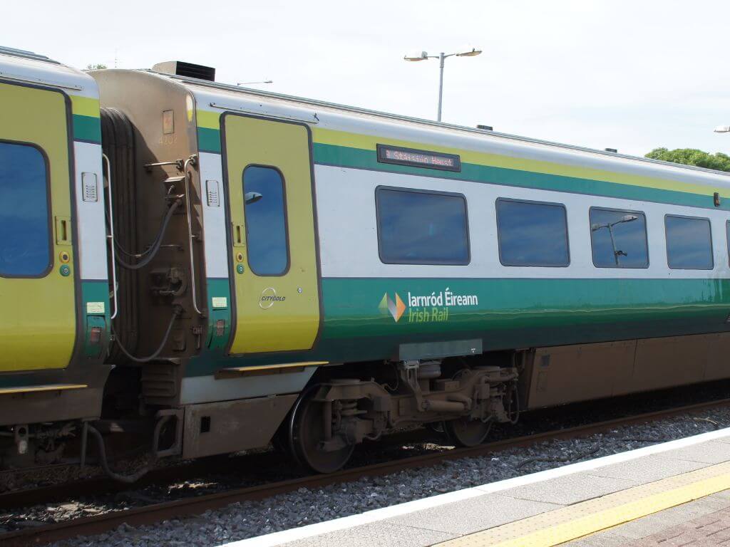 A picture of some of the carriages of an Iarnród Éireann train
