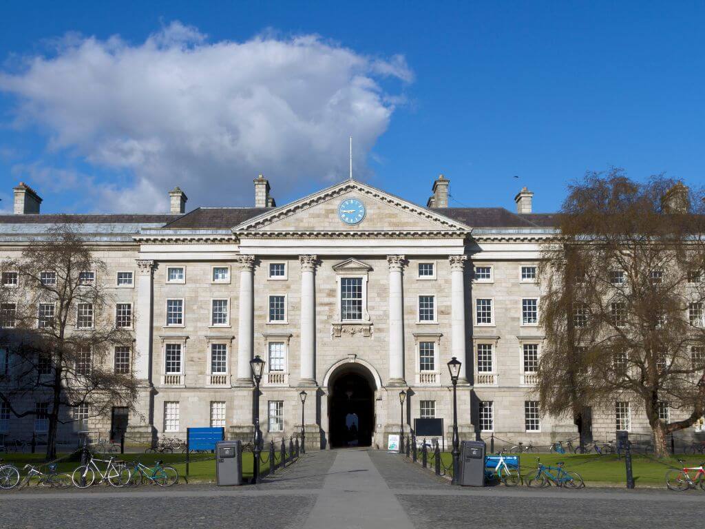 A picture of the main entrance of Trinity College, Dublin