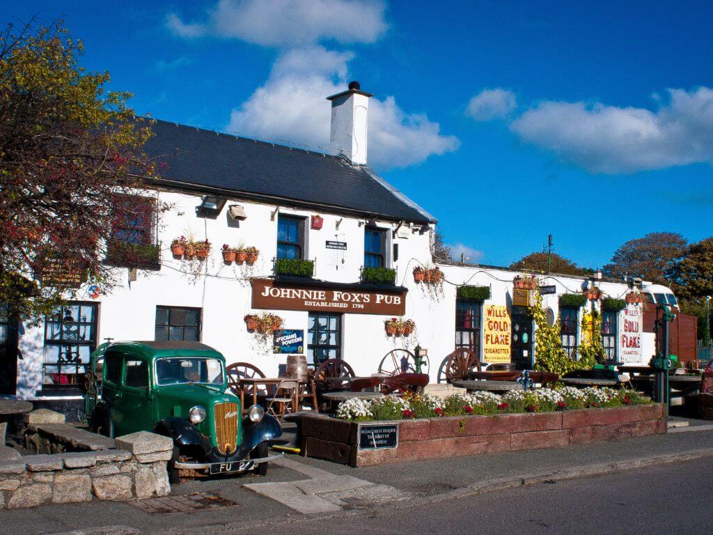 A picture of the outside of Johnnie Fox's pub in the Dublin Mountains