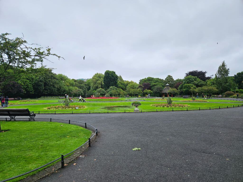 A picture of the central Victorian Floral Displays area of St Stephen's Green Park in Dublin on a grey and drizzly day in July 2023