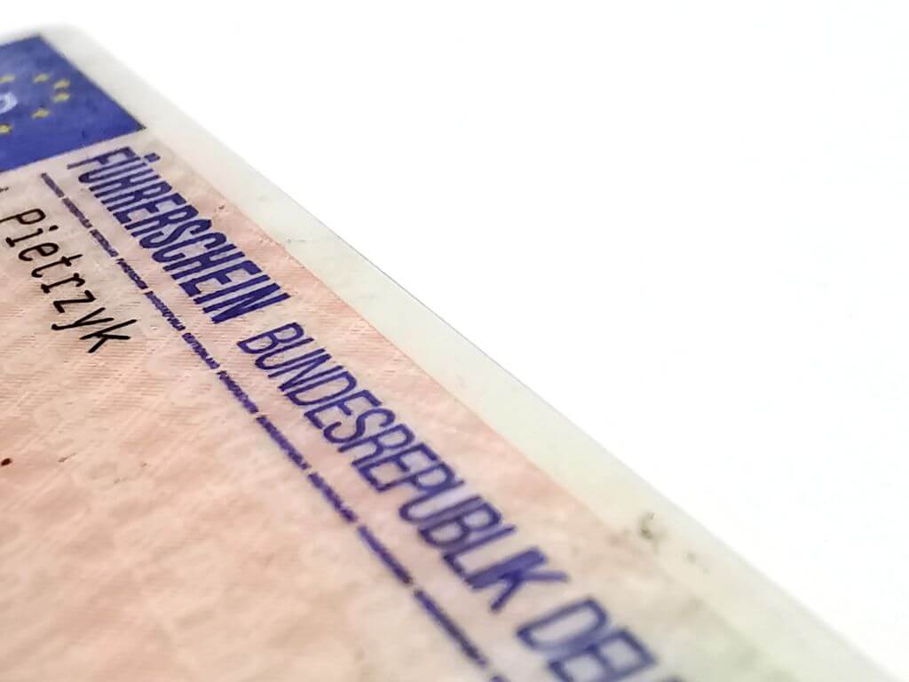 A sample picture of the top of an EU driving license.